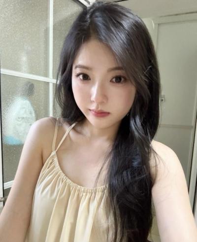 性感甜美李哈哈