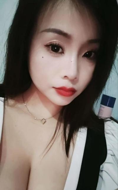 大奶骚妇