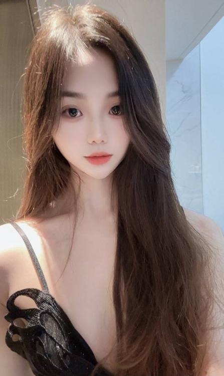 高挑大长腿模特梦舒