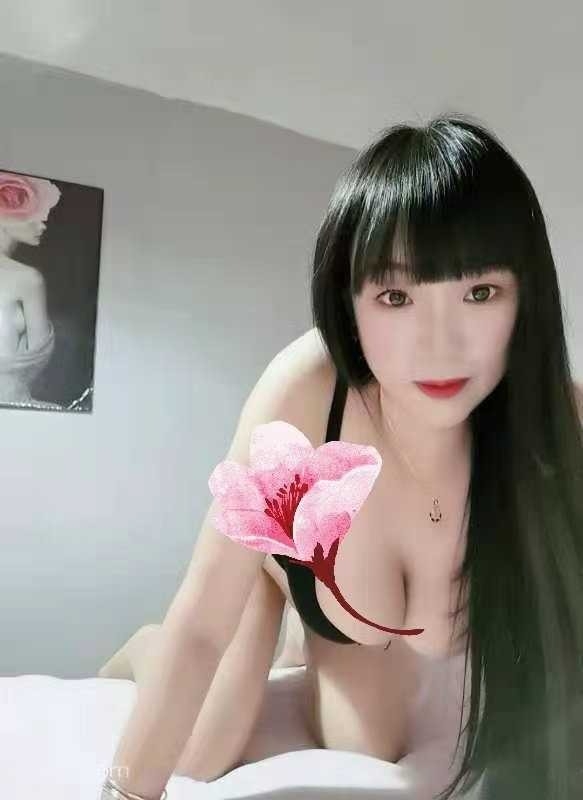 白云性感丰满辣妹服务-雪儿