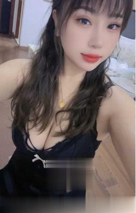 长发气质妹子身材丰满
