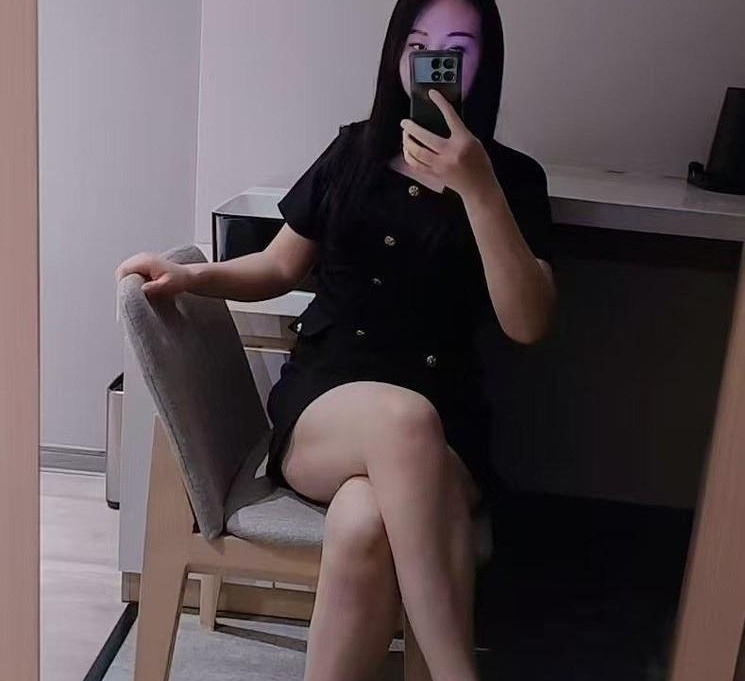 成寿寺抓龙筋大长腿少妇