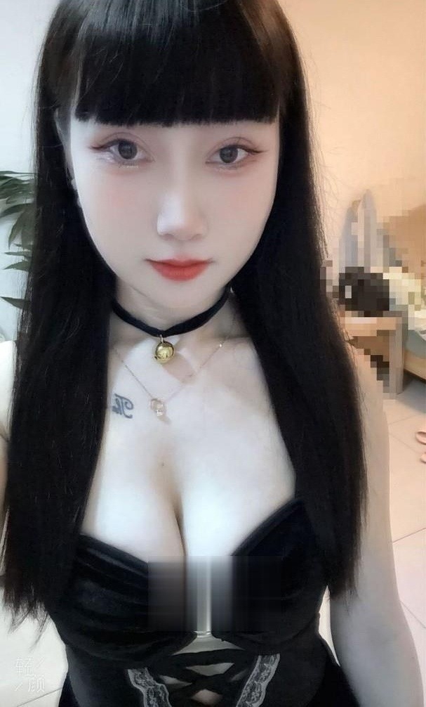 南城性感丰满的依依